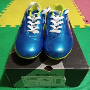 Youth Diadora Soccer Cleats